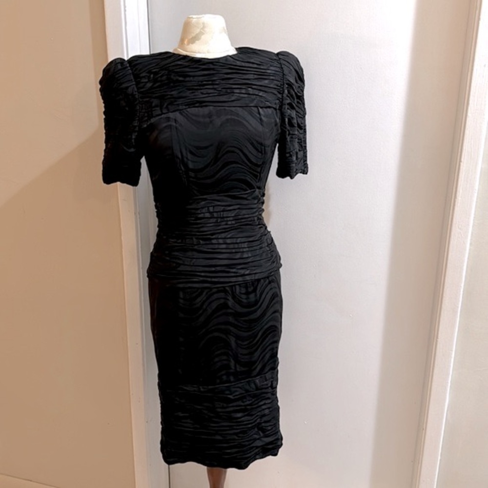 Nuit Silk Vintage Black Abstract Wave Ruched Lined Gorgeous Long Sheath Dress 4